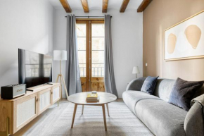 Blueground El Gòtic furnished balcony BCN-76